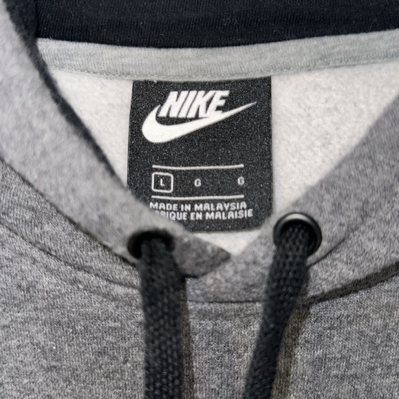 Nike Sweatshirt - Picture 3 of 3